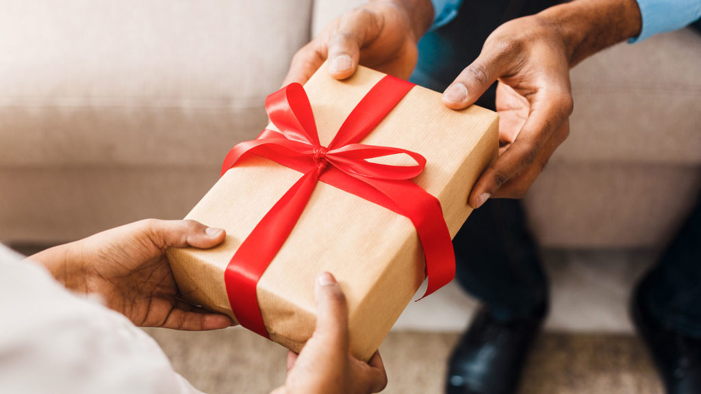 Holiday Saving Tips For Present Gifting