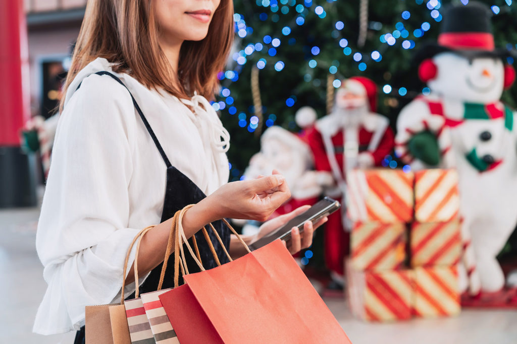 Holiday Saving Tips Christmas Shopping Mall